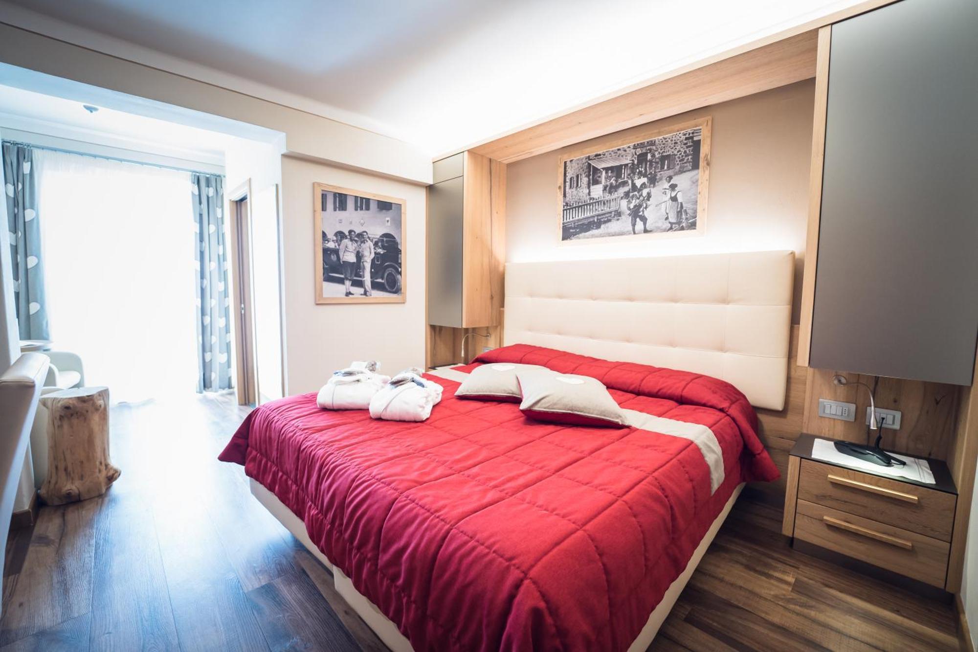 Hotel Alle Alpi Moena Exteriör bild