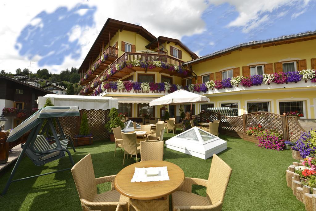 Hotel Alle Alpi Moena Exteriör bild